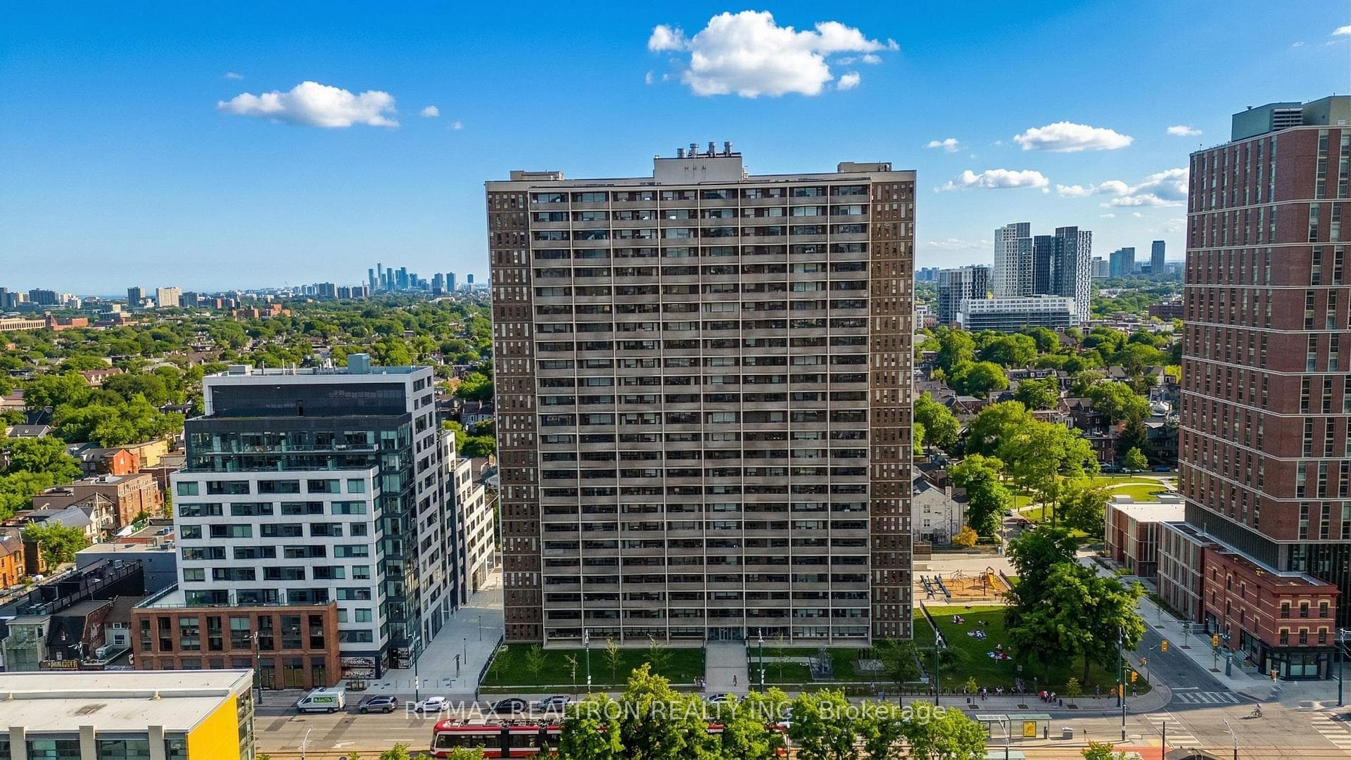 315 - 666 Spadina Avenue